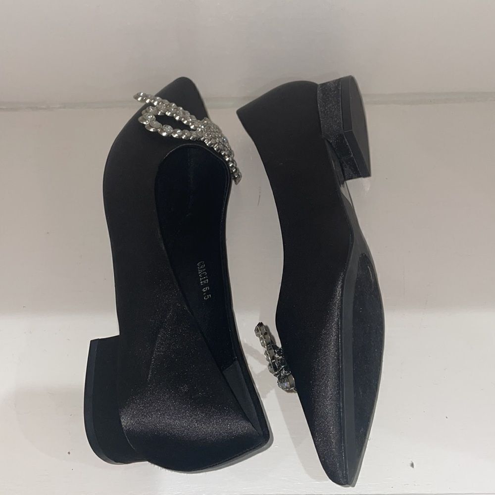 Nordstrom Berness Gracie Embellished Bow Flat Shoes Size 6.5 - Picture 8 of 8